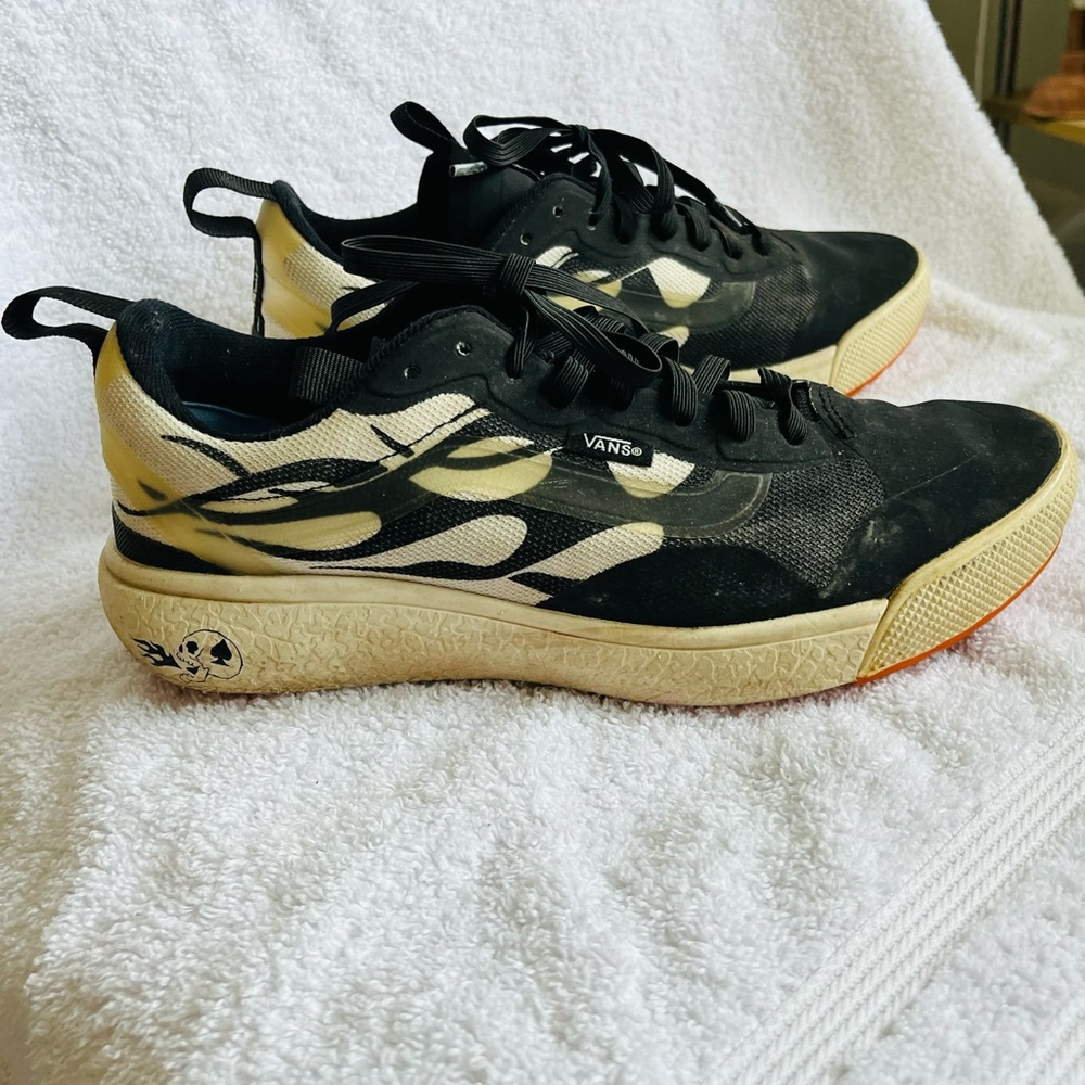 Vans customs ultra range